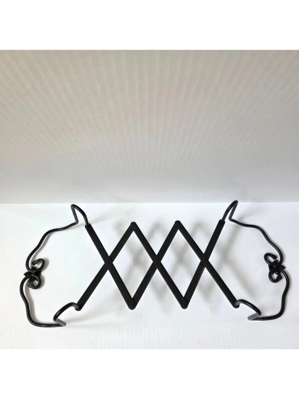 Longaberger Wrought Iron Expandable Trivet Will Hold Up To 9x13 Pottery Dish